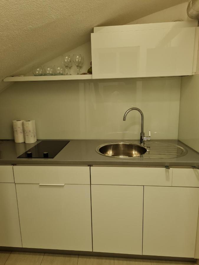 Apartma Dino *