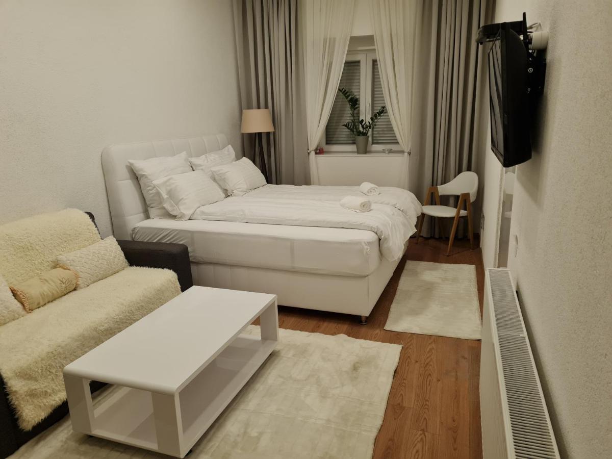 Apartma Dino *